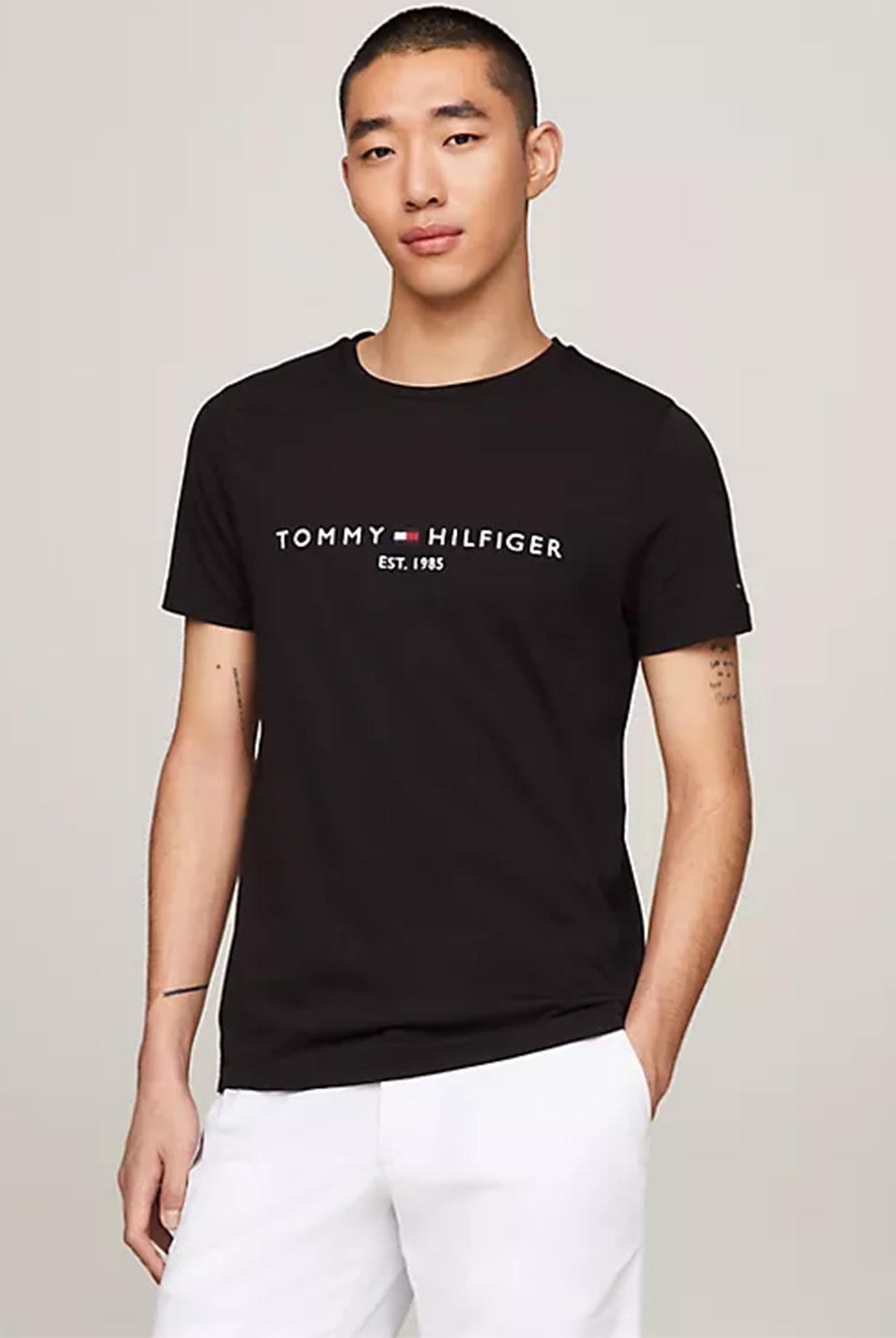 Camiseta Tommy Hilfiger Embroidered Jet Black