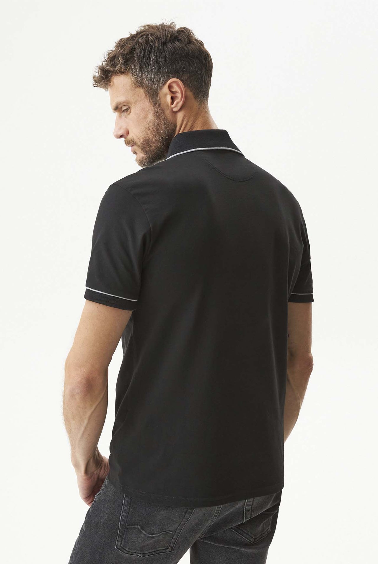 Camiseta Tipo Polo Chevignon Clásico Negro 063-609G040