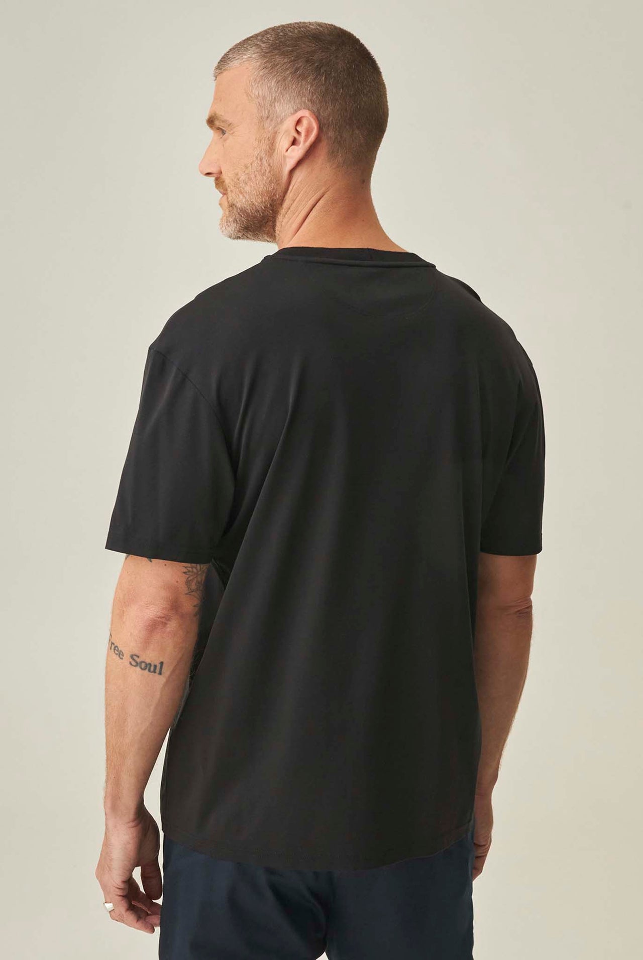 Camiseta Chevignon Negro 063-642H024