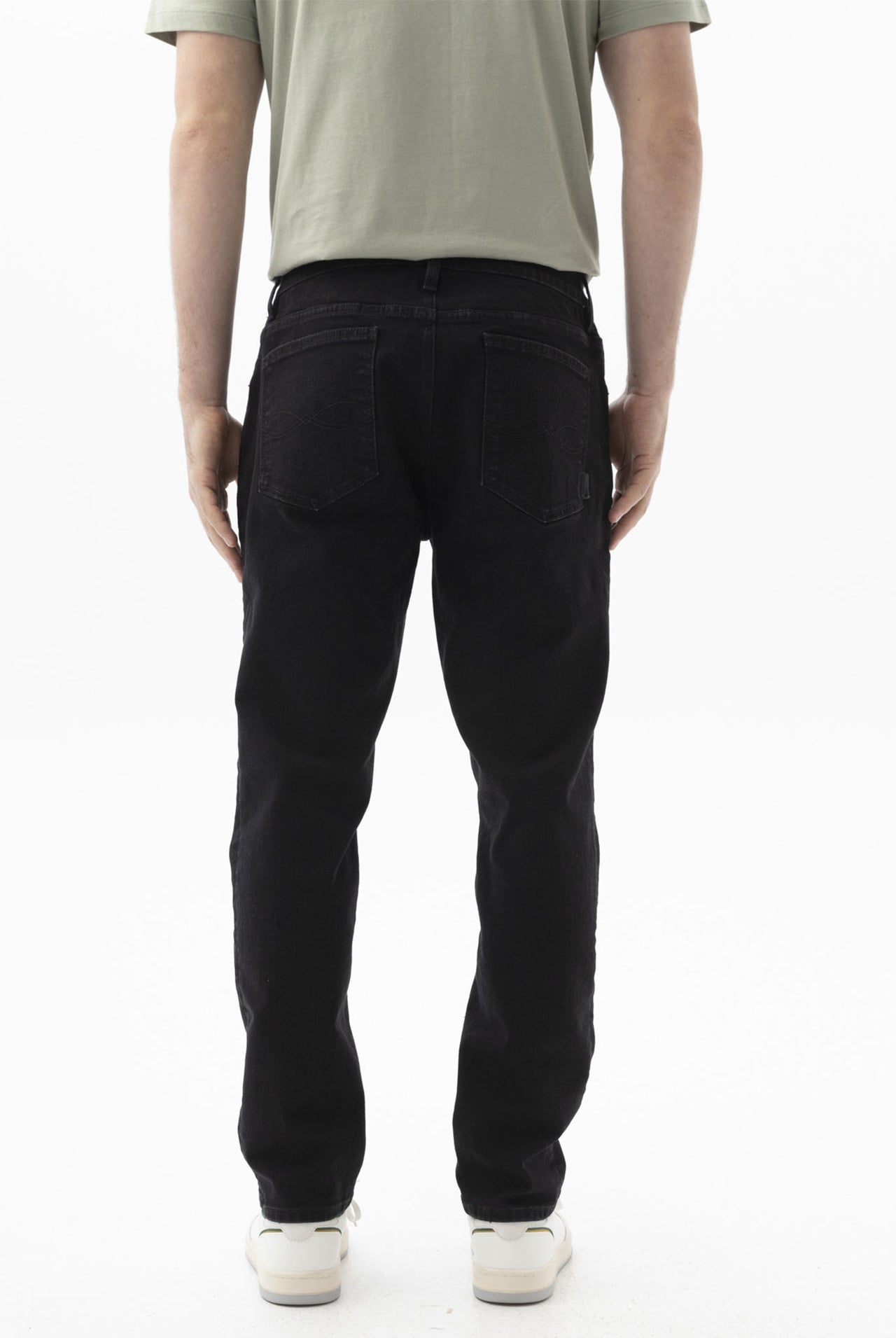 Jean Americanino Tapered Negro 070-530F702