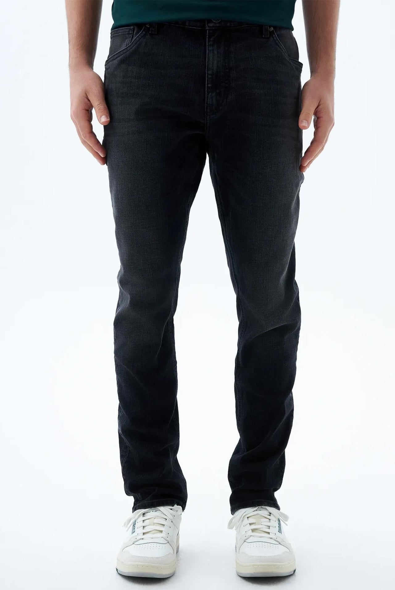 Jean Americanino Tapered Negro 070-530F703