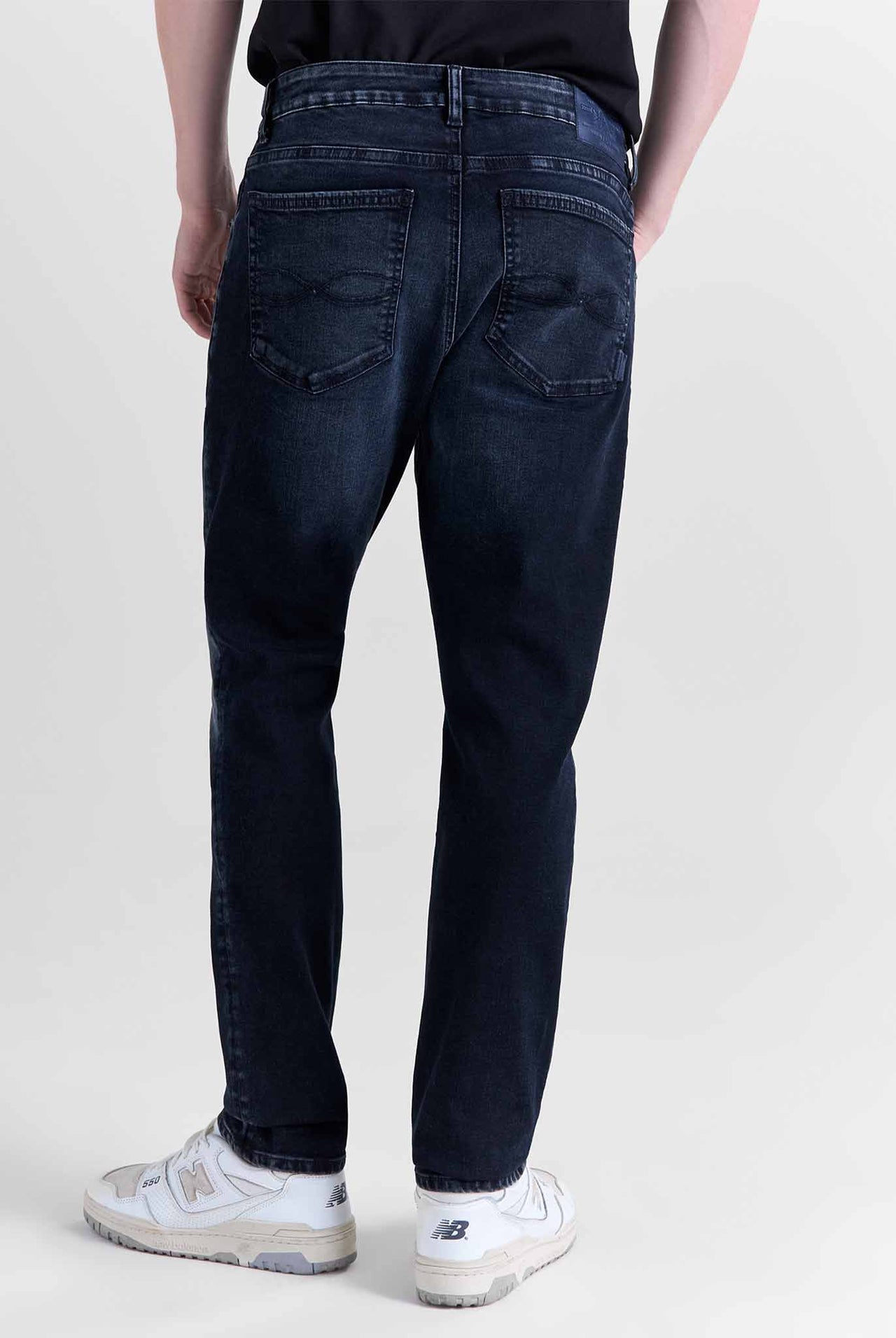 Jean Americanino Tapered Tono Oscuro 070-539G705