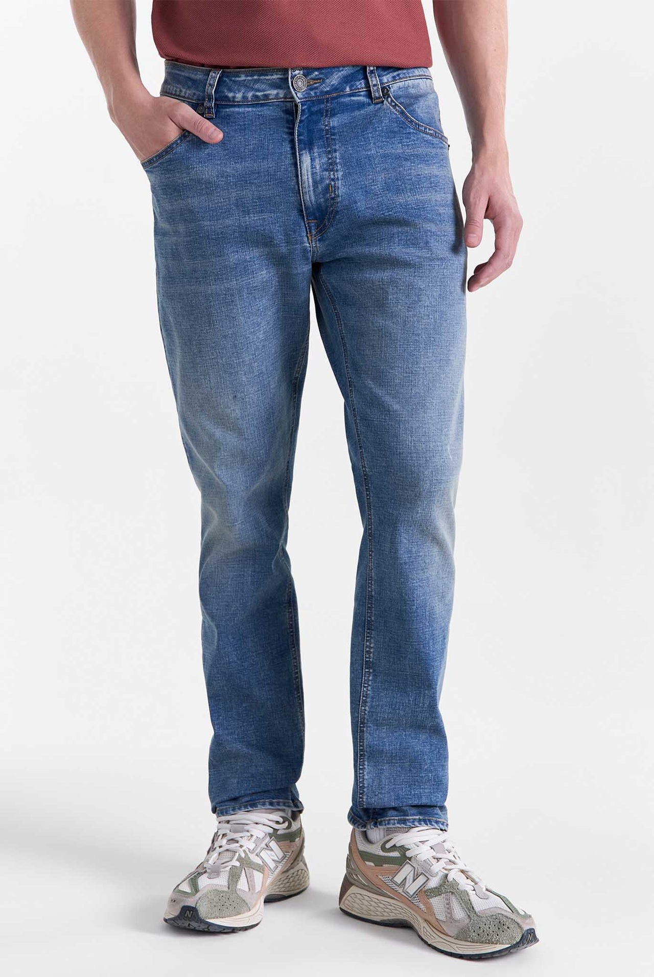 Jean Americanino Tapered Tono Claro 070-539G709