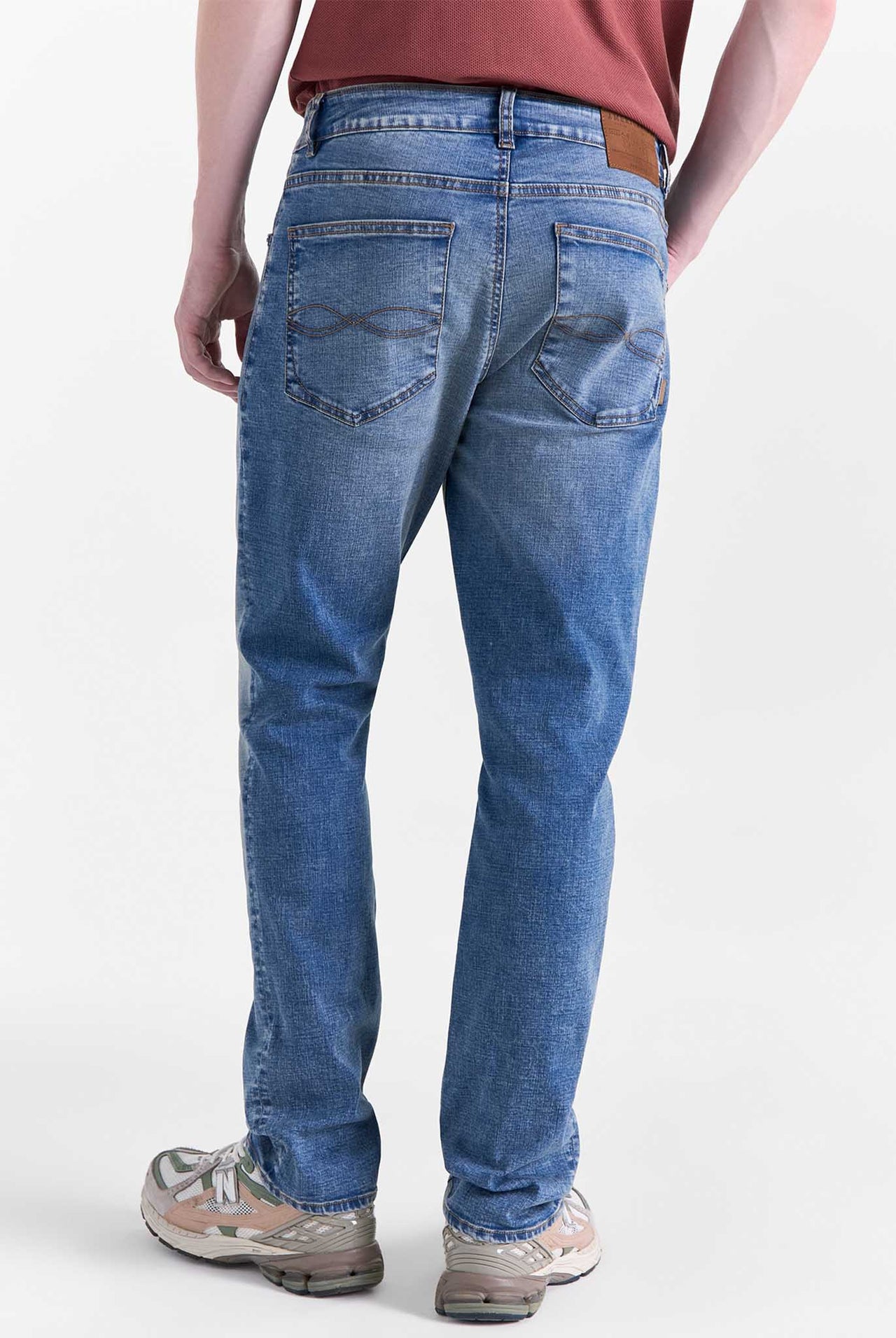 Jean Americanino Tapered Tono Claro 070-539G709