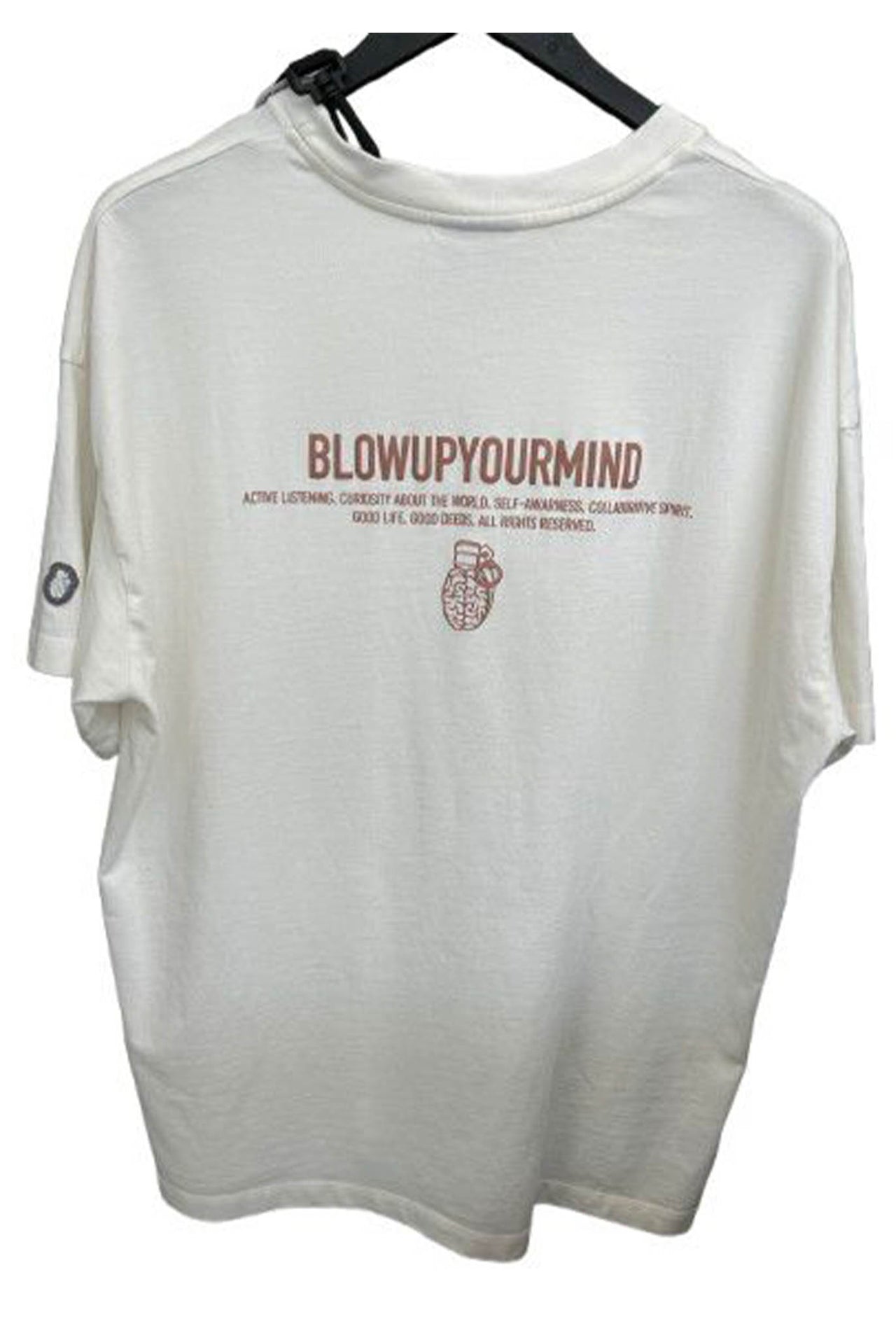 Camiseta Blow Up Regular Fit Ivory CR16-101DET