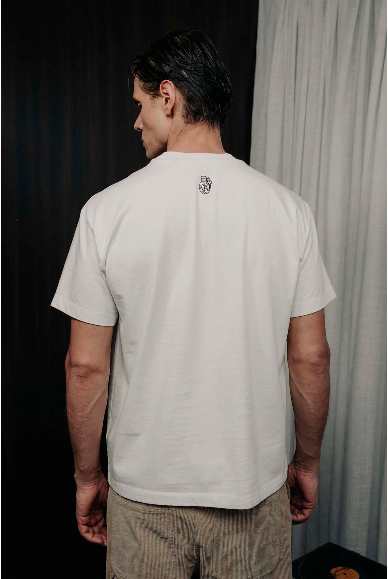 Camiseta Blow Up Clasic Fit Ivory CLF7-1010