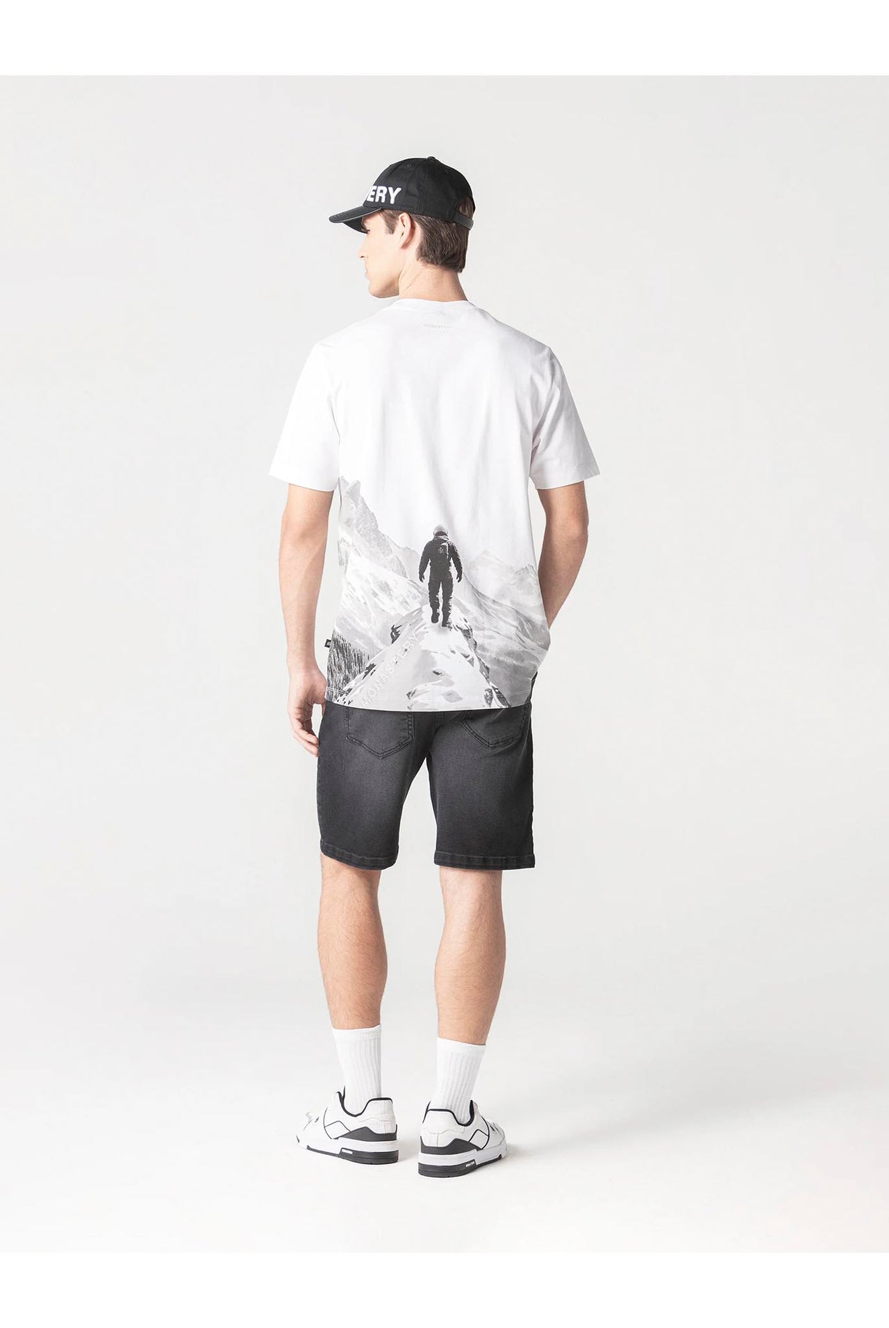 Camiseta Monastery Serak White