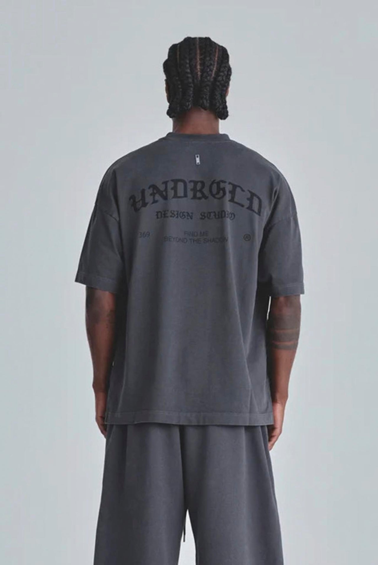 Camiseta Undergold Line Gothic Vintage Gray