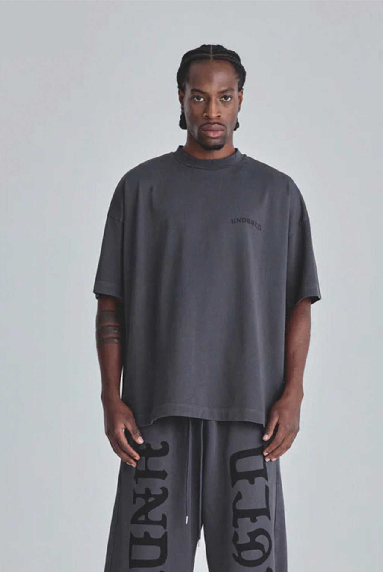 Camiseta Undergold Line Gothic Vintage Gray