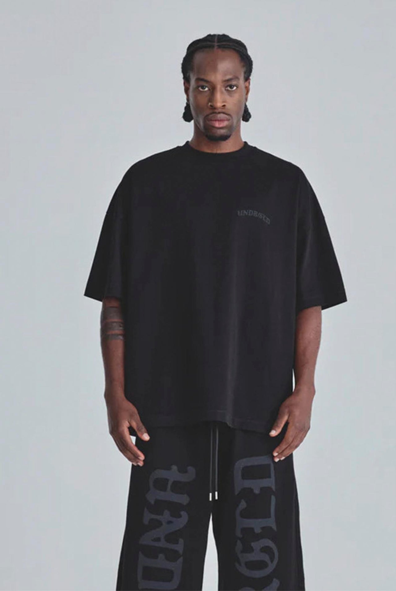 Camiseta Undergold Line Gothic Black
