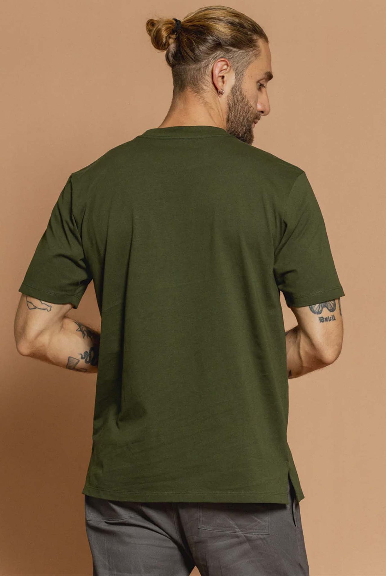 Camiseta Fist Basic Regular Verde Militar