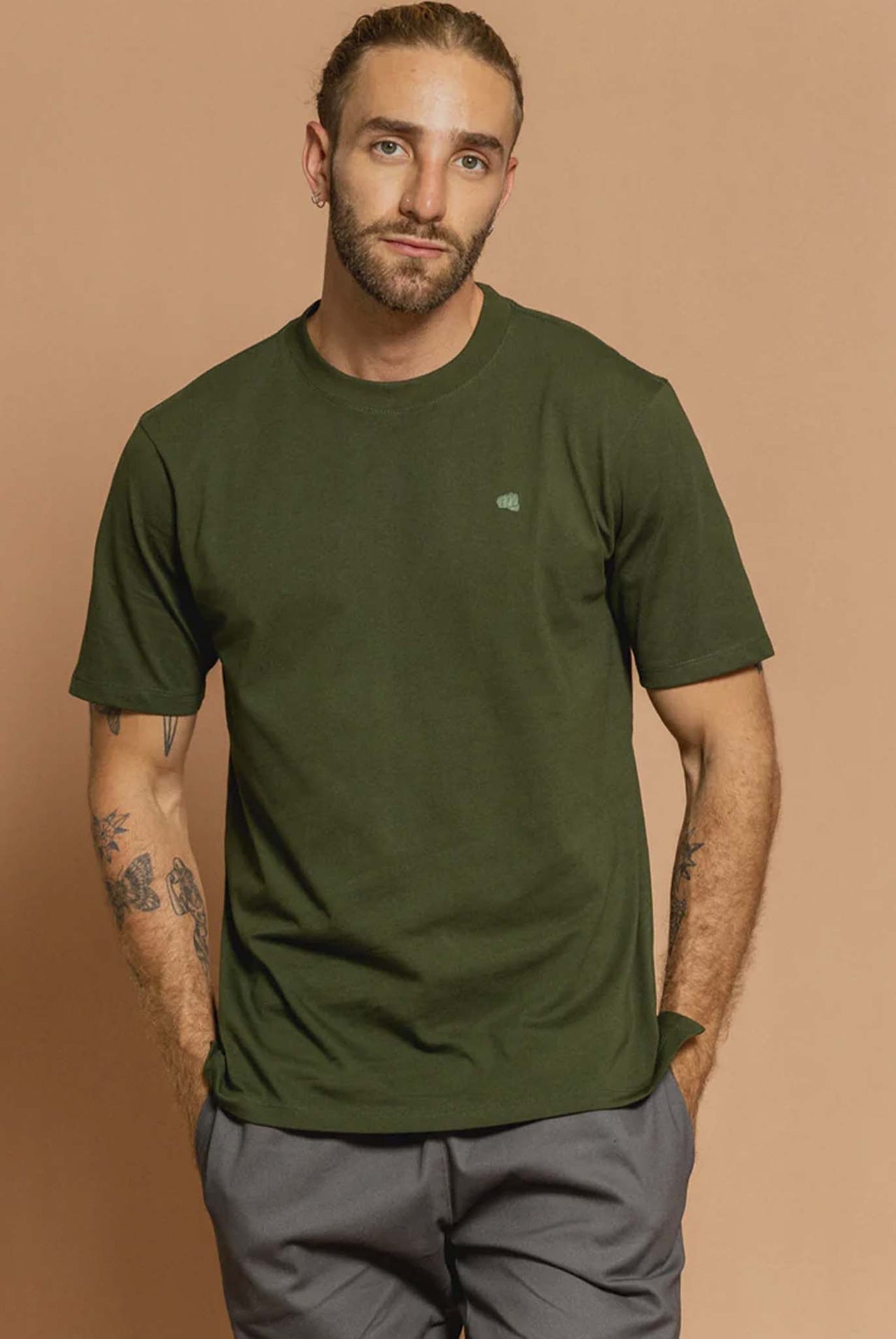 Camiseta Fist Basic Regular Verde Militar