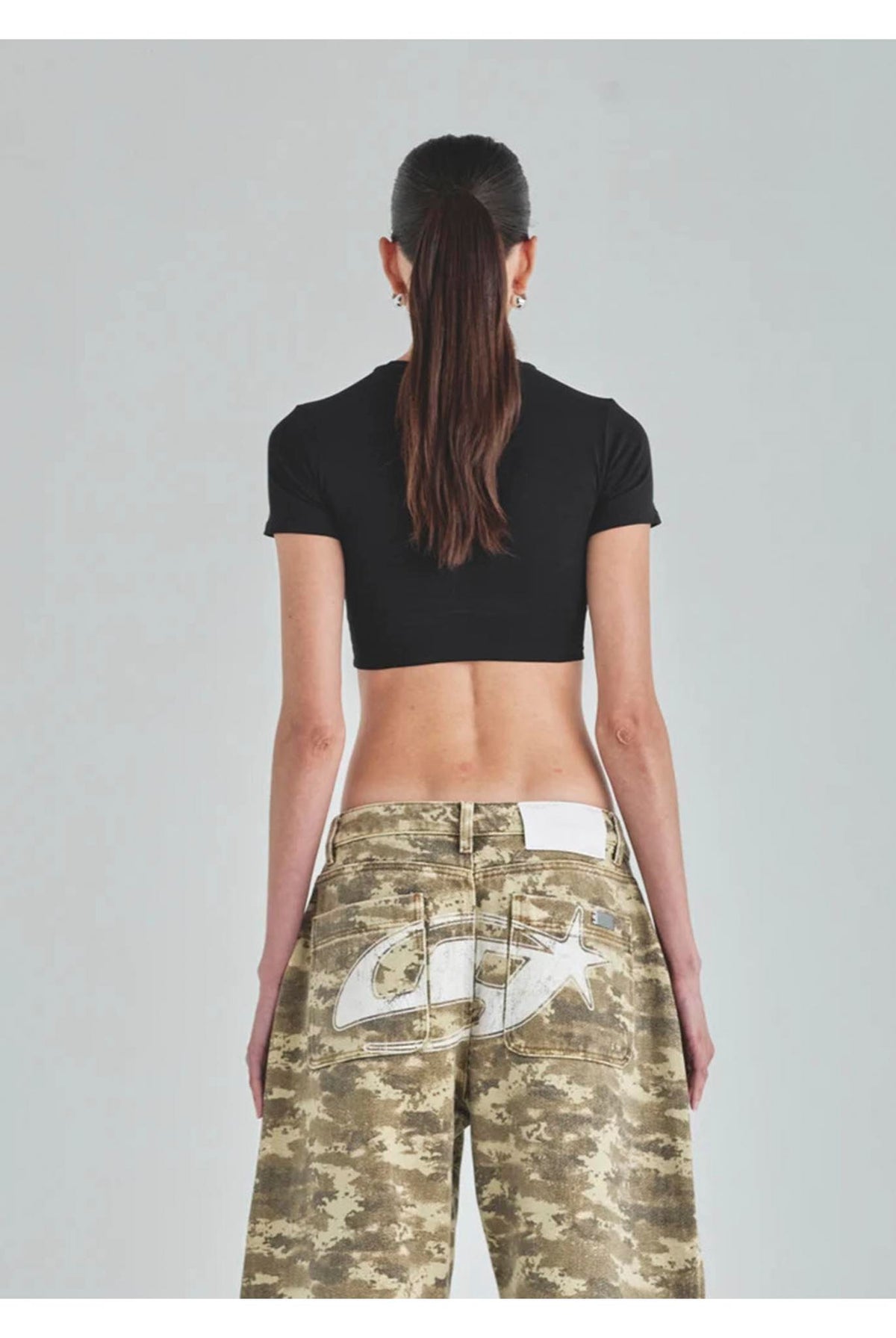 Crop Top Undergold Act 1 UG Star Baby Tee Black