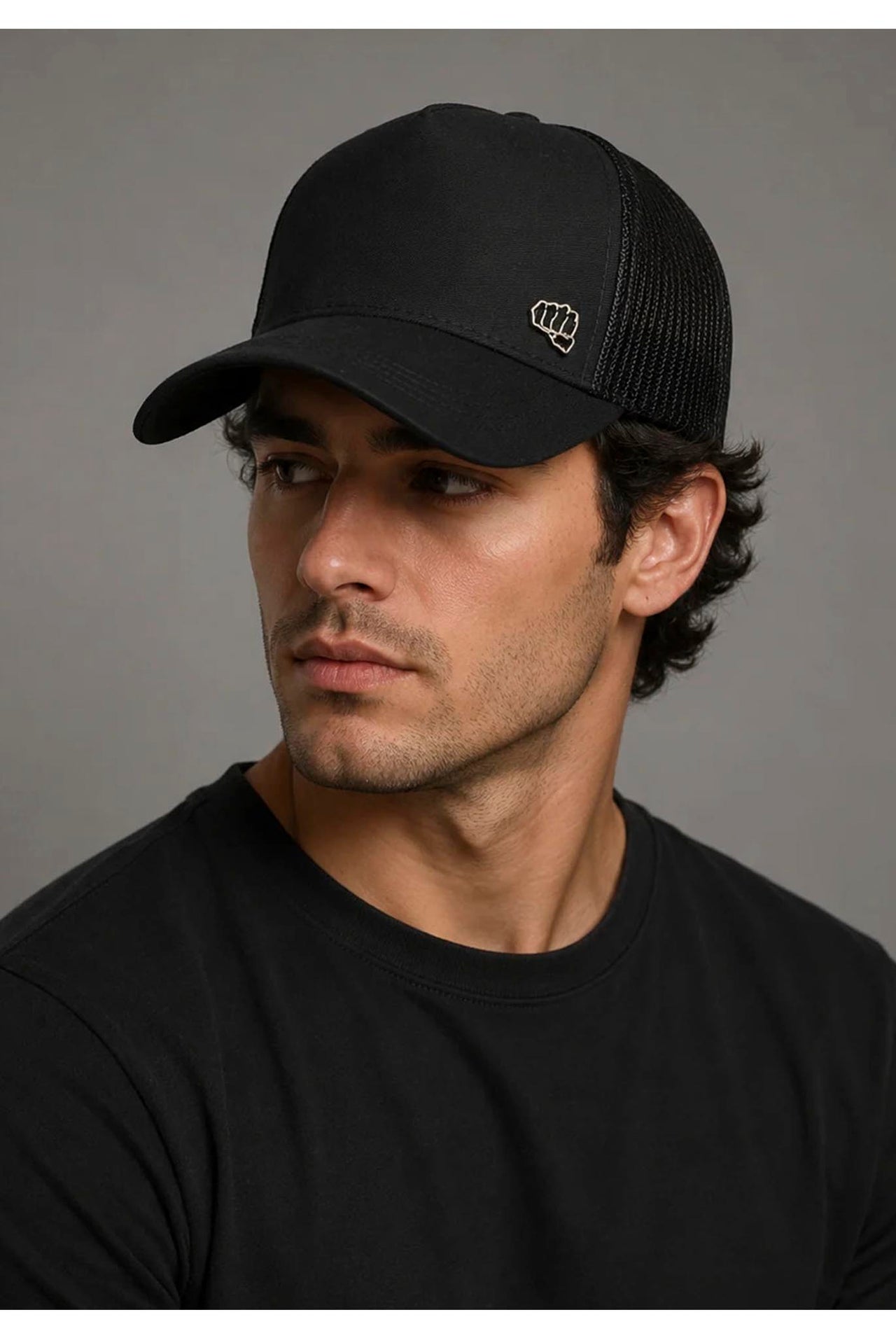 Gorra Fist Pin Trucker Negro