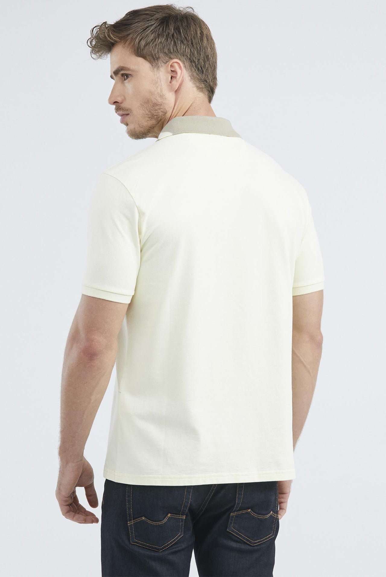 Camiseta Tipo Polo Chevignon Manga Corta, Cuello Tejido en Contraste - Amarillo