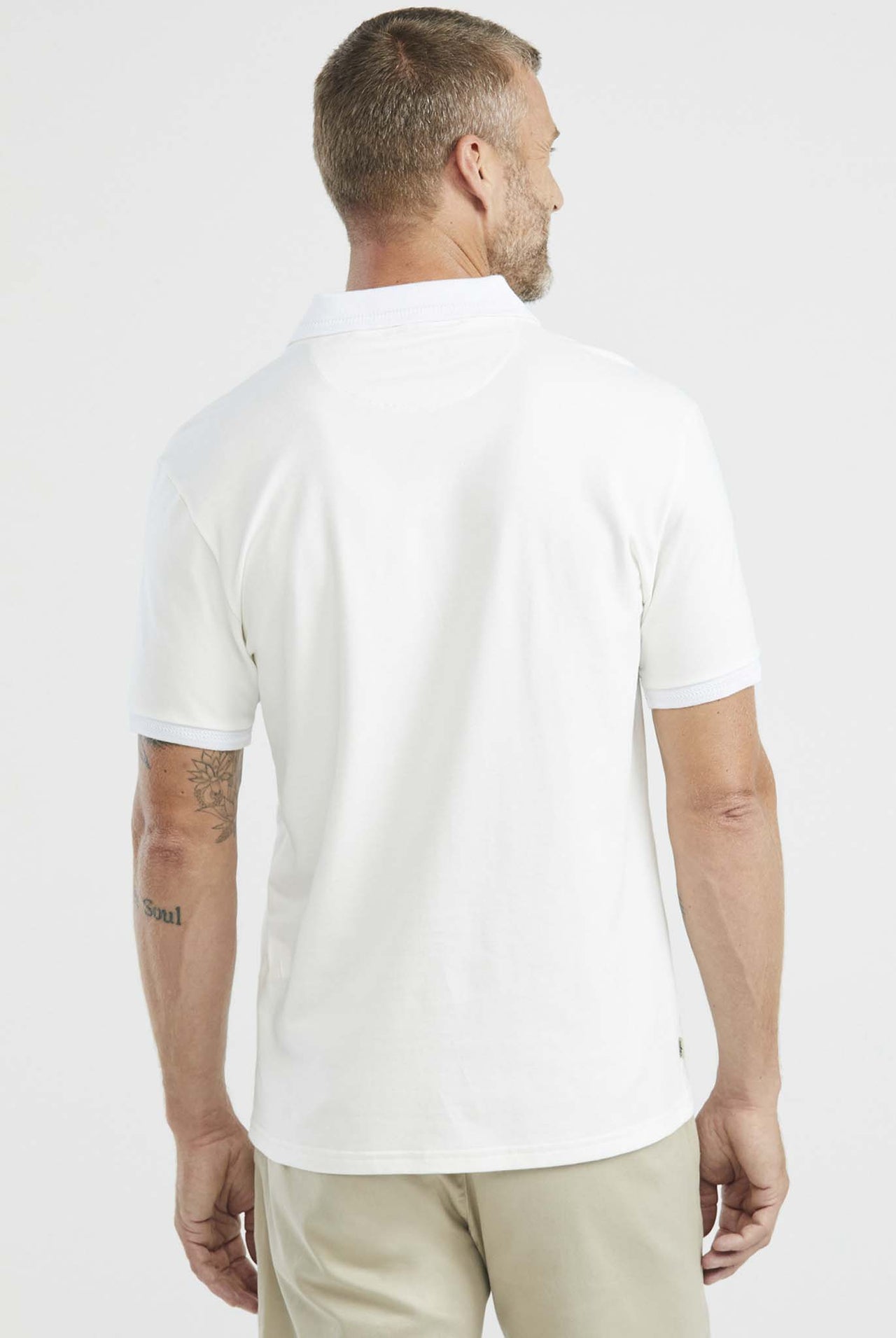 Camiseta Tipo Polo Chevignon Blanco Fondo Entero Manga Corta