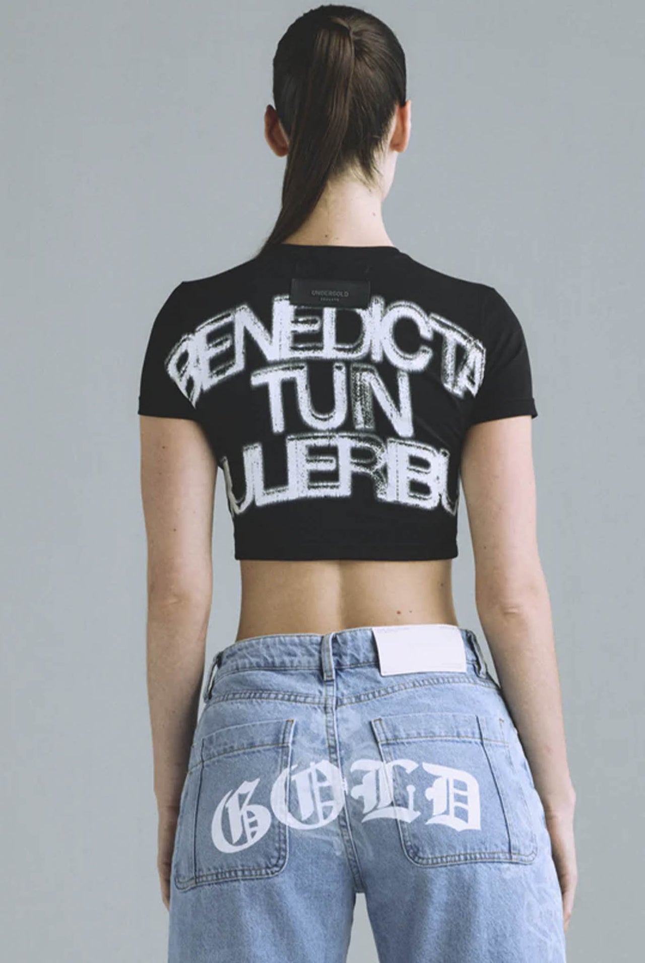 Crop Top Undergold Gratia Plena Benedicta Baby Black