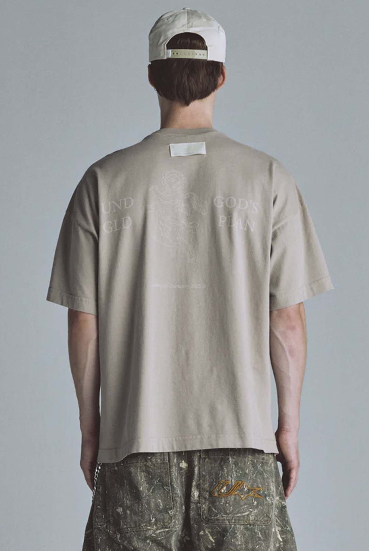 Camiseta Undergold Echoes Gods Plan Light Brown