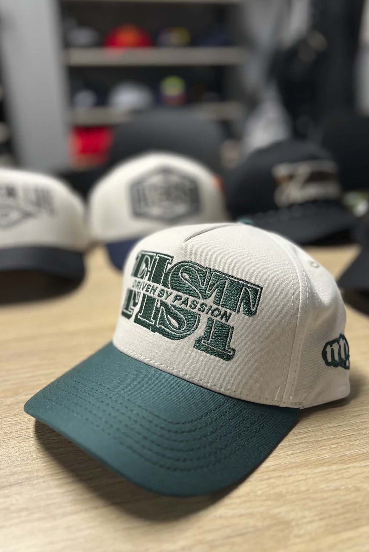 Gorra Fist Driven Passion