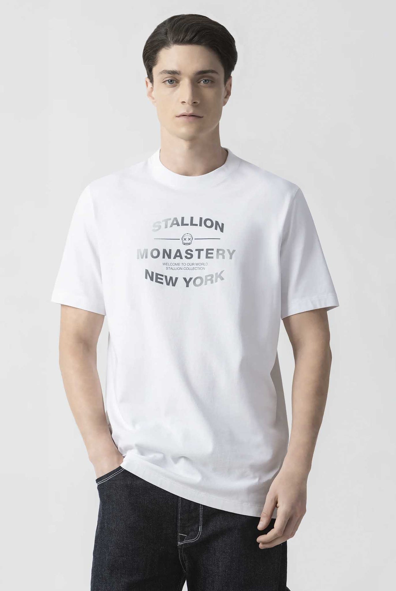 Camiseta Monastery Jareth White