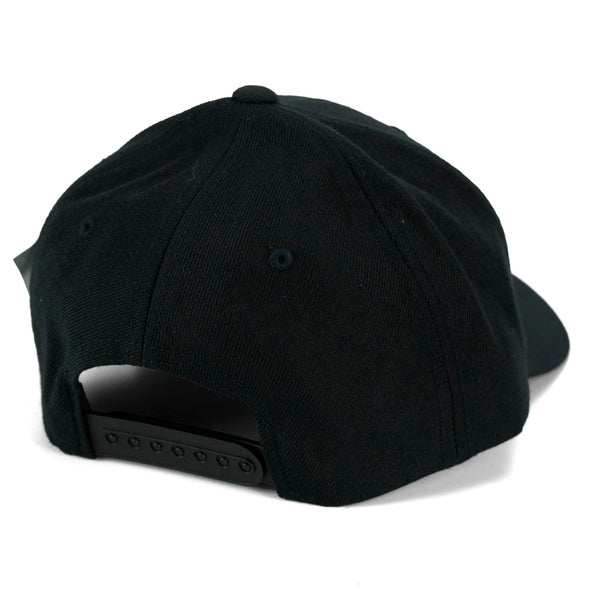 Gorra negra ajustable