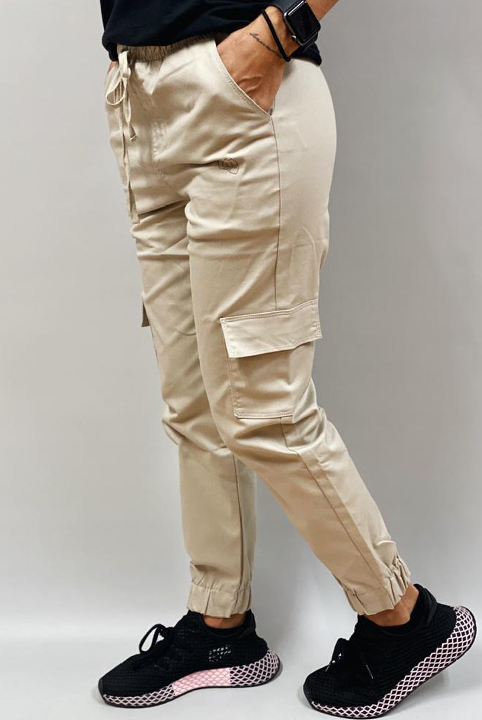 Jogger Fist beige Mujer