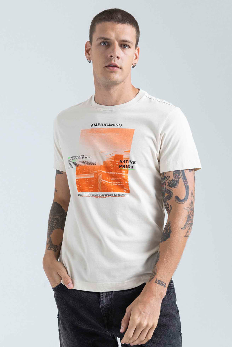 Camiseta con estampado frontal para hombre